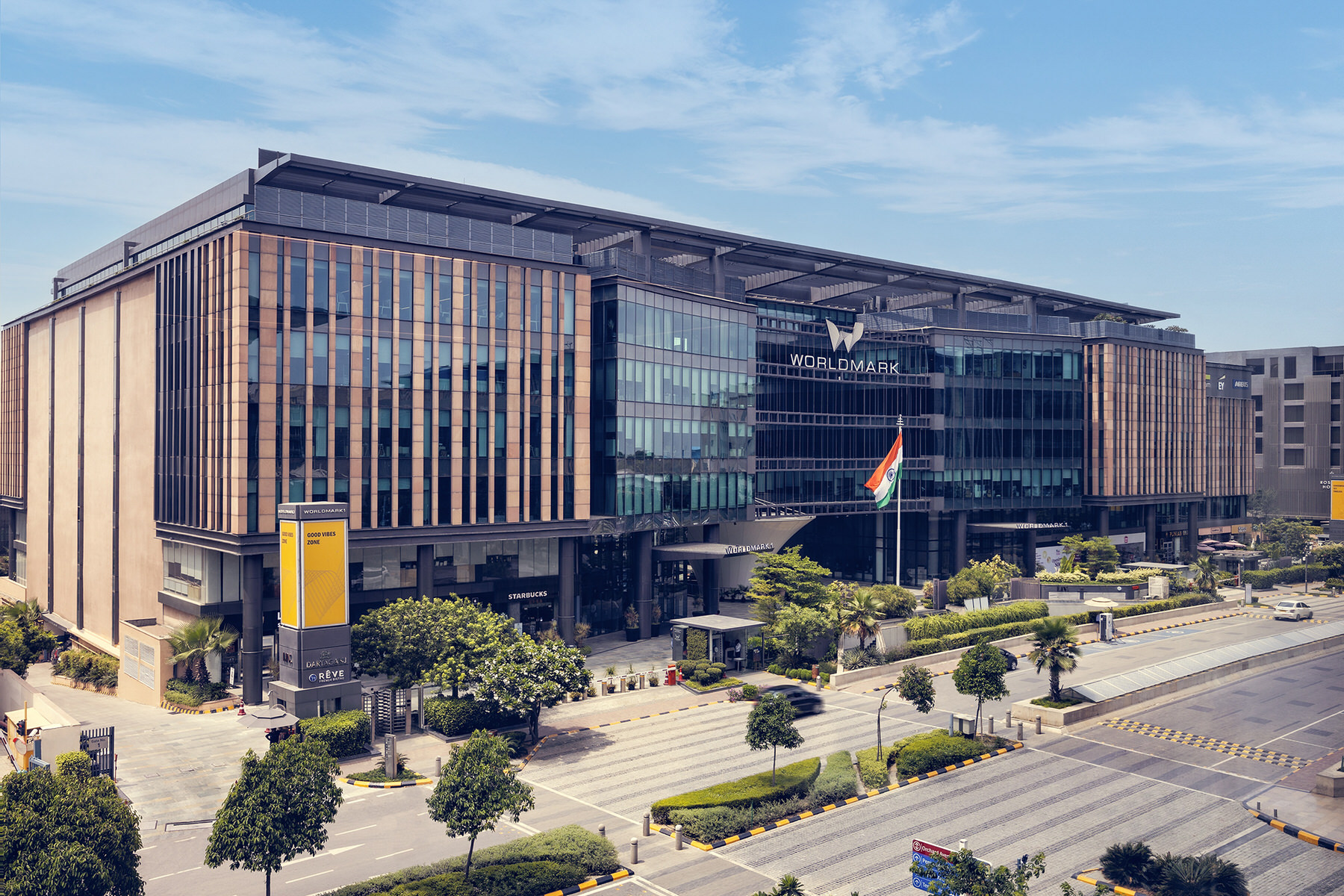 Big retail space for rent in Aerocity