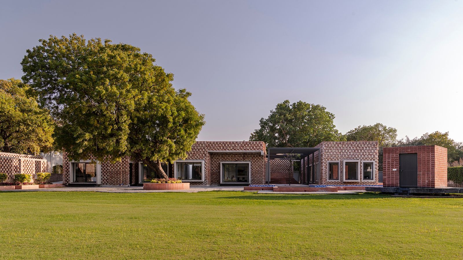 Farm houses in South Delhi - Mittal Co.